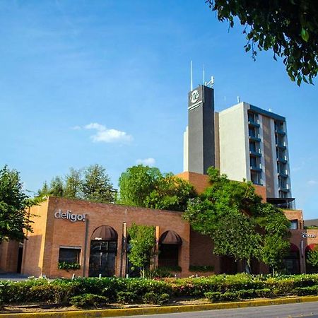Nehotel Nueva Estancia León Buitenkant foto